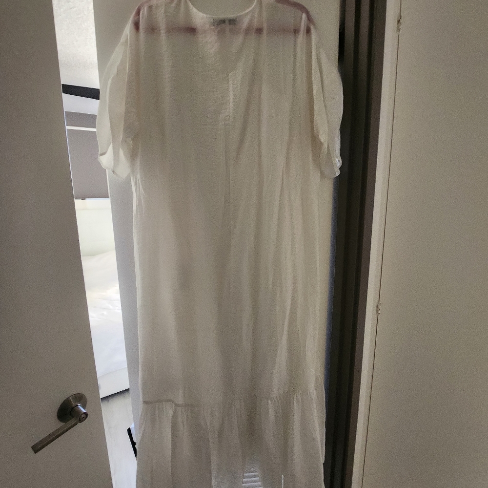 Dress - Picture 2 of 4